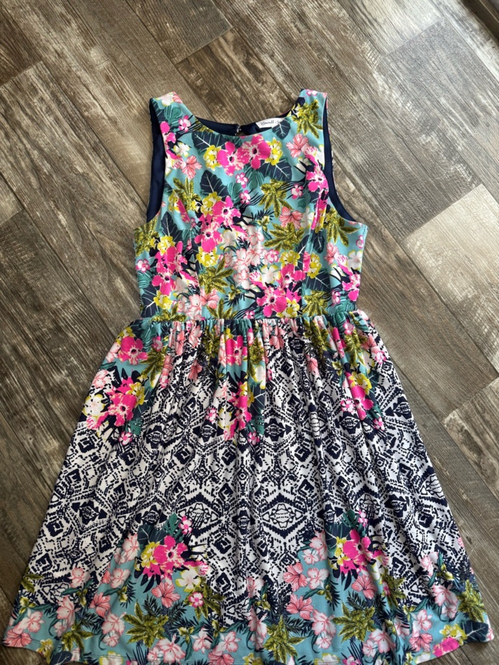 Emerald Sundae Floral Dress size Medium